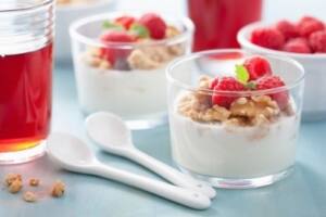 Yogurth natural con nueces y almendras